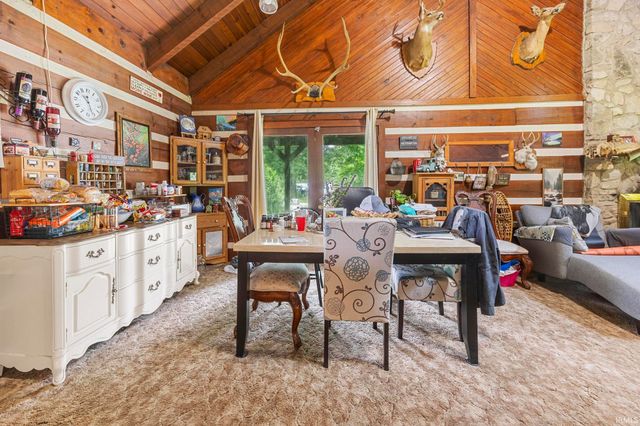 9010 E 450 N Road, Dubois, IN 47527