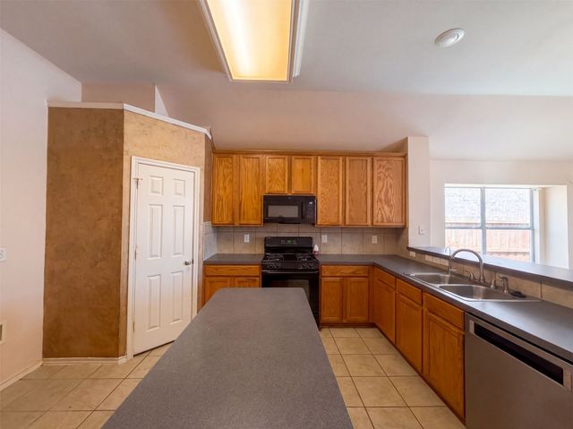 1213 Whitecreek Drive, Glenn Heights, TX 75154