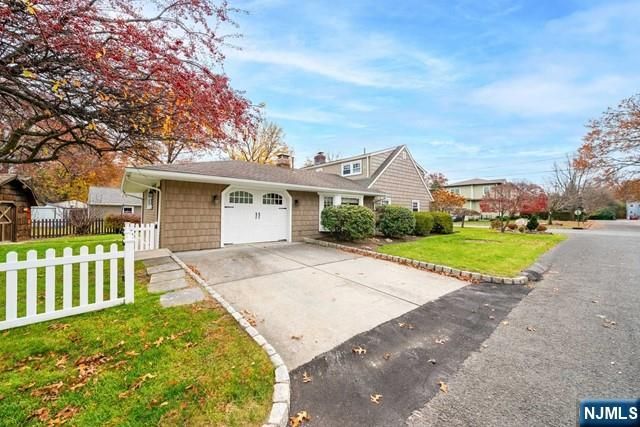 71 Day Avenue, Tenafly, NJ 07670