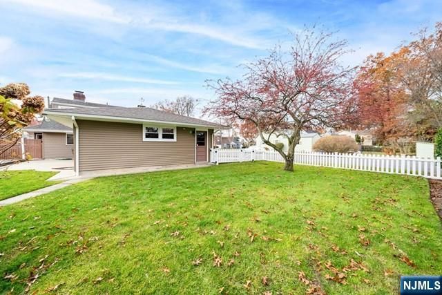 71 Day Avenue, Tenafly, NJ 07670