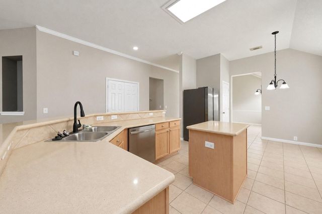 9010 Sunrise Trail, Pearland, TX 77584