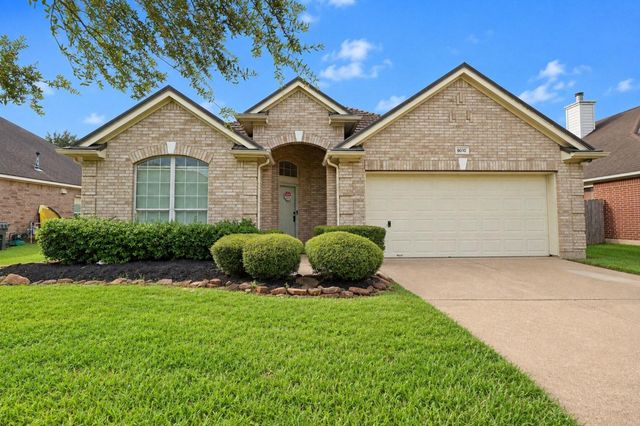9010 Sunrise Trail, Pearland, TX 77584