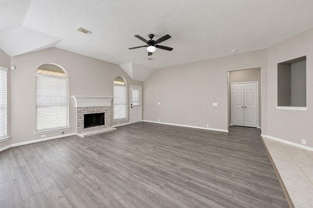 9010 Sunrise Trail, Pearland, TX 77584