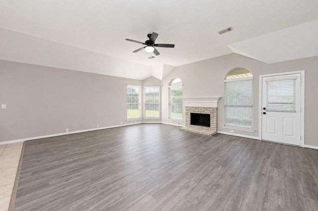 9010 Sunrise Trail, Pearland, TX 77584
