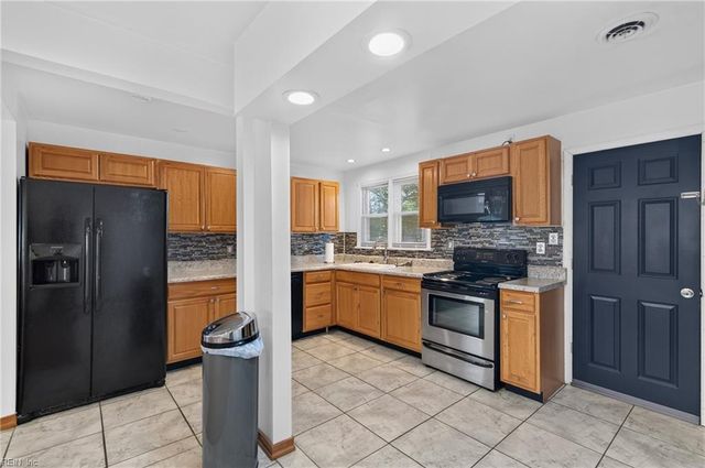 138 Banneker DR, Williamsburg, VA 23185