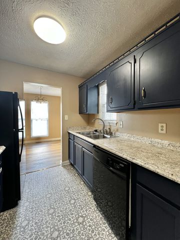 417 Pacific Ave, Oak Grove, KY 42262