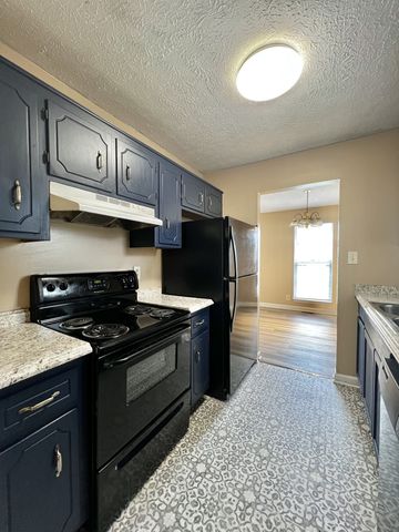 417 Pacific Ave, Oak Grove, KY 42262