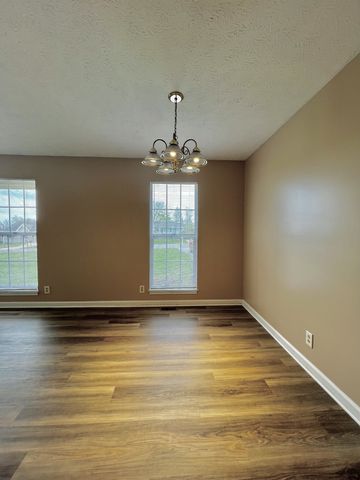 417 Pacific Ave, Oak Grove, KY 42262