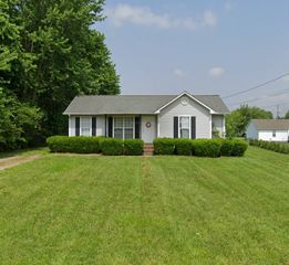 417 Pacific Ave, Oak Grove, KY 42262