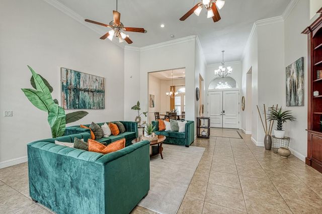 5651 N Caspian Avenue, Fresno, CA 93723