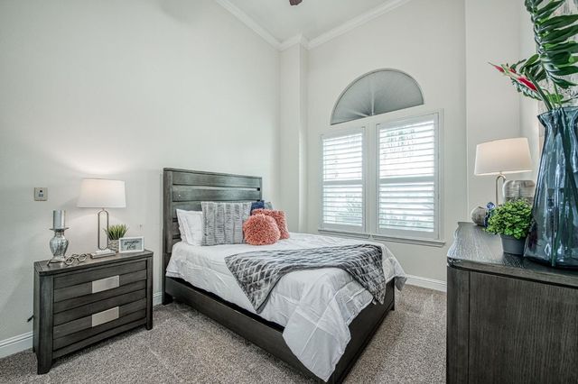 5651 N Caspian Avenue, Fresno, CA 93723
