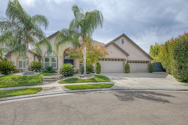 5651 N Caspian Avenue, Fresno, CA 93723