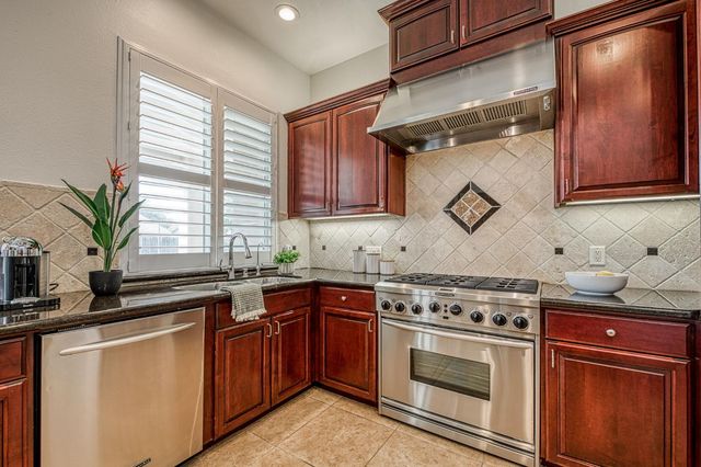 5651 N Caspian Avenue, Fresno, CA 93723