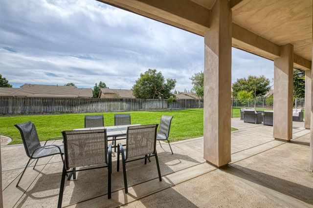 5651 N Caspian Avenue, Fresno, CA 93723