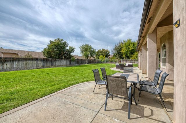 5651 N Caspian Avenue, Fresno, CA 93723