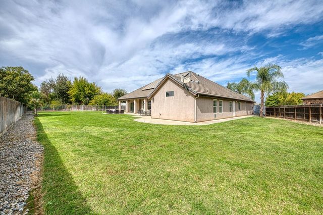 5651 N Caspian Avenue, Fresno, CA 93723