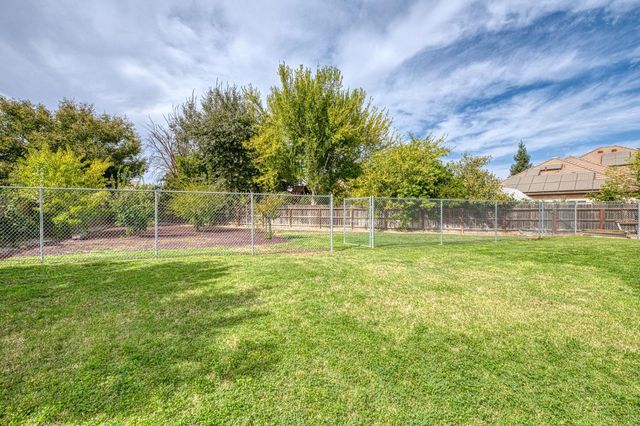 5651 N Caspian Avenue, Fresno, CA 93723