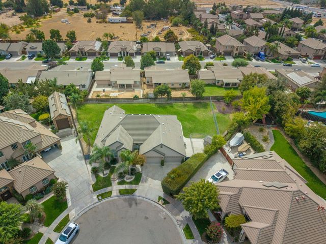 5651 N Caspian Avenue, Fresno, CA 93723
