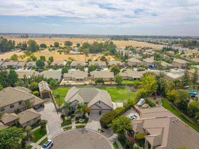 5651 N Caspian Avenue, Fresno, CA 93723