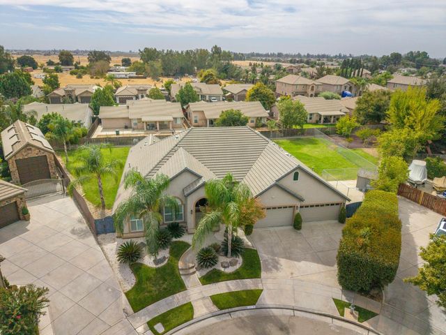 5651 N Caspian Avenue, Fresno, CA 93723