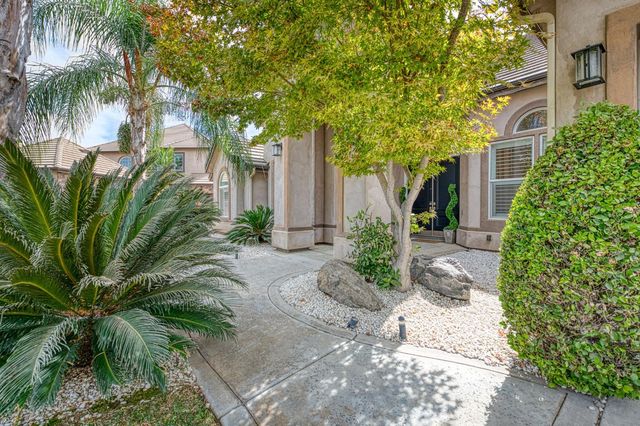 5651 N Caspian Avenue, Fresno, CA 93723