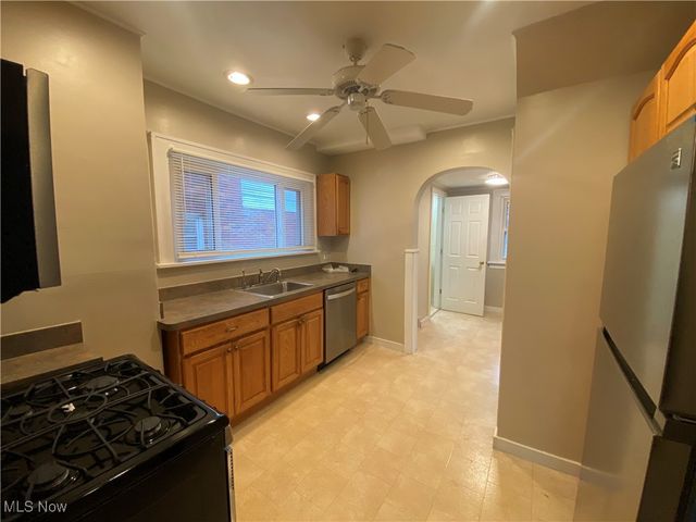 3573 Silsby Road, University Heights, OH 44118