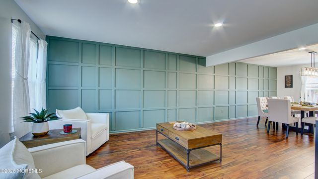 53 Crater Lake Road, Howell, NJ 07731