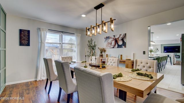 53 Crater Lake Road, Howell, NJ 07731