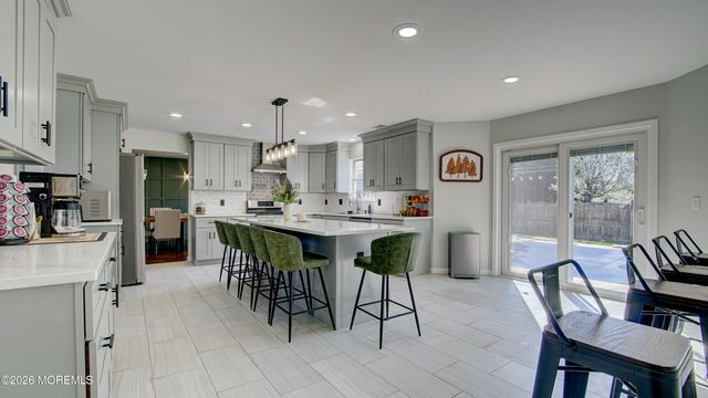 53 Crater Lake Road, Howell, NJ 07731