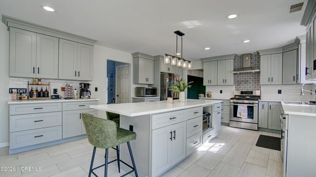 53 Crater Lake Road, Howell, NJ 07731