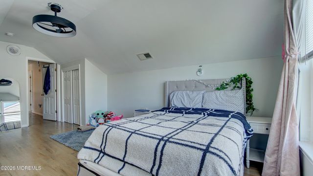 53 Crater Lake Road, Howell, NJ 07731