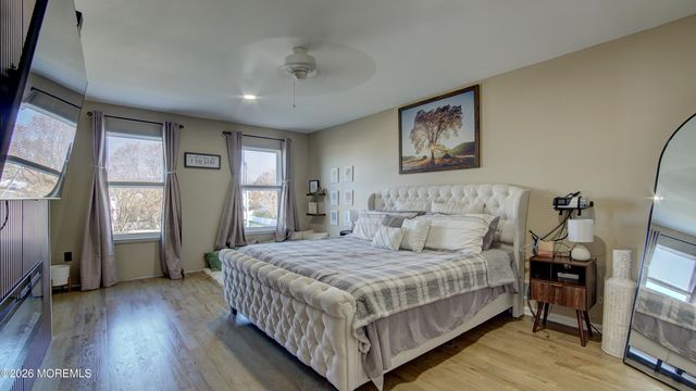 53 Crater Lake Road, Howell, NJ 07731