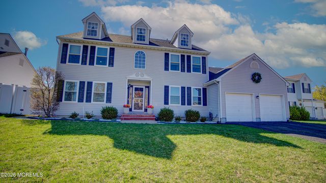 53 Crater Lake Road, Howell, NJ 07731