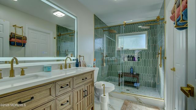 53 Crater Lake Road, Howell, NJ 07731