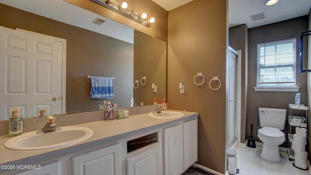 53 Crater Lake Road, Howell, NJ 07731