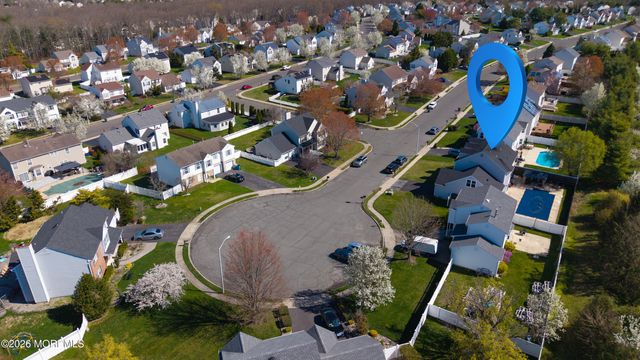 53 Crater Lake Road, Howell, NJ 07731