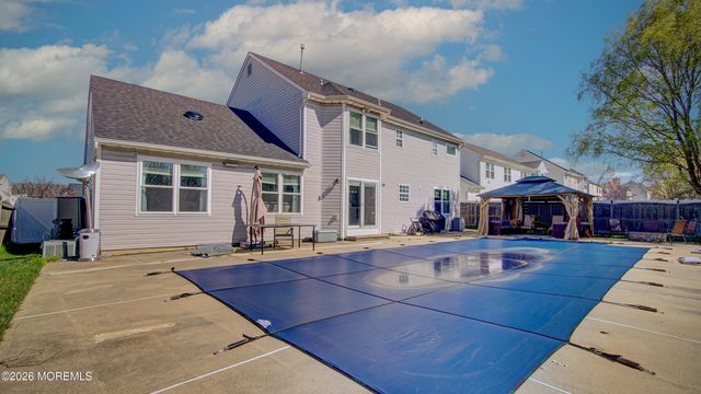 53 Crater Lake Road, Howell, NJ 07731