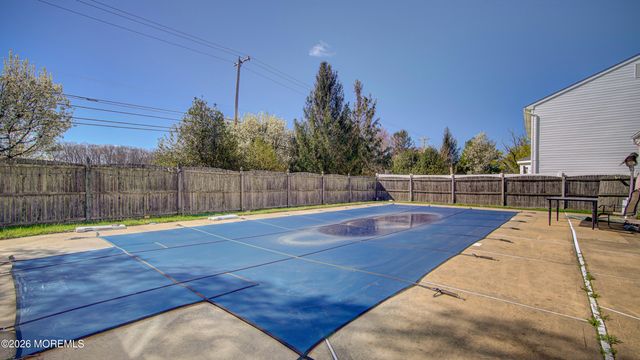 53 Crater Lake Road, Howell, NJ 07731