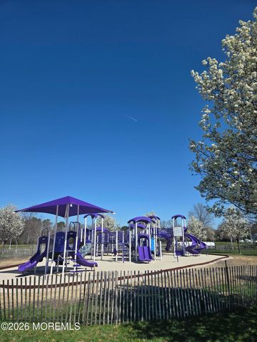 53 Crater Lake Road, Howell, NJ 07731