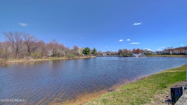 53 Crater Lake Road, Howell, NJ 07731