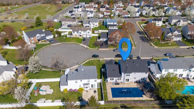 53 Crater Lake Road, Howell, NJ 07731