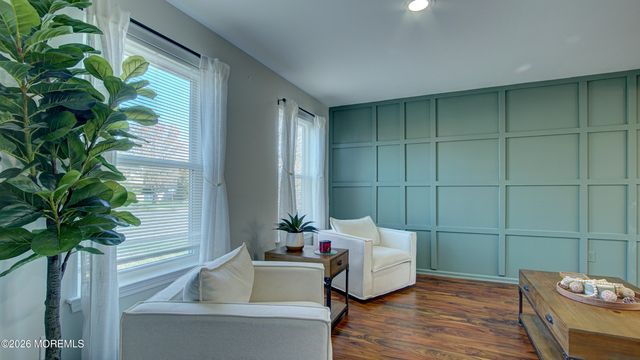 53 Crater Lake Road, Howell, NJ 07731