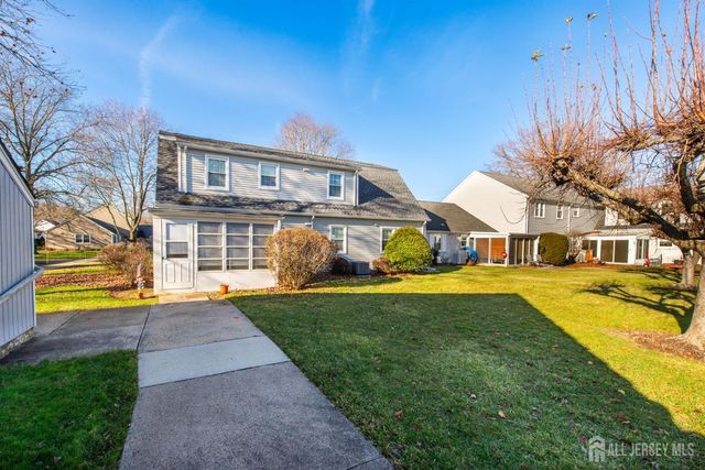 84 Old Nassau Road D, Monroe, NJ 08831