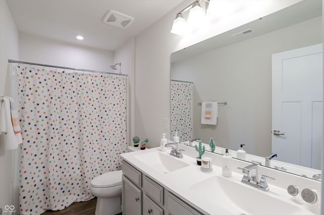 1082 Woodglen Drive, Westfield, IN 46074