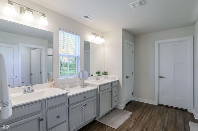 1082 Woodglen Drive, Westfield, IN 46074
