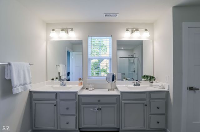 1082 Woodglen Drive, Westfield, IN 46074