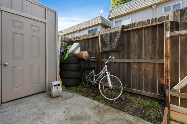 842 Rutledge Dr, Lodi, CA 95242