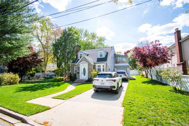 1360 Beulah Court, Baldwin, NY 11510