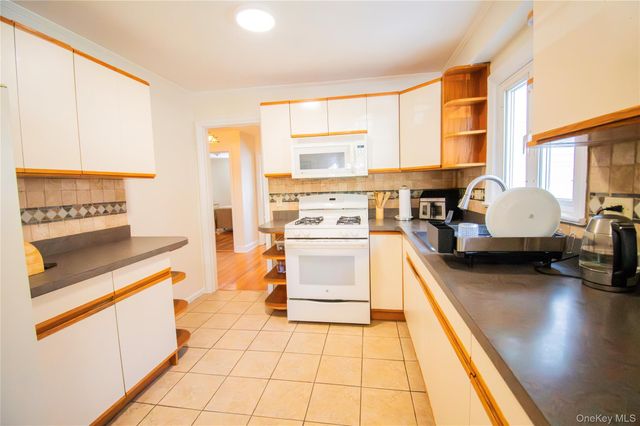 1360 Beulah Court, Baldwin, NY 11510