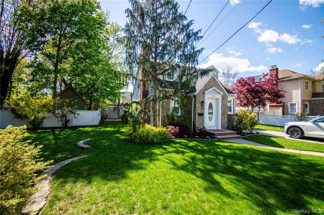 1360 Beulah Court, Baldwin, NY 11510